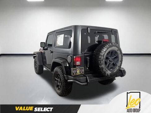 Used 2016 Jeep Wrangler Sahara AWD/4WD image 4