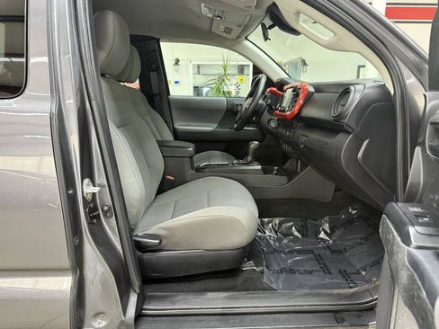 Used 2021 Toyota Tacoma SR AWD/4WD image 17