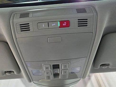 Certified 2025 Volkswagen Jetta SE image 20