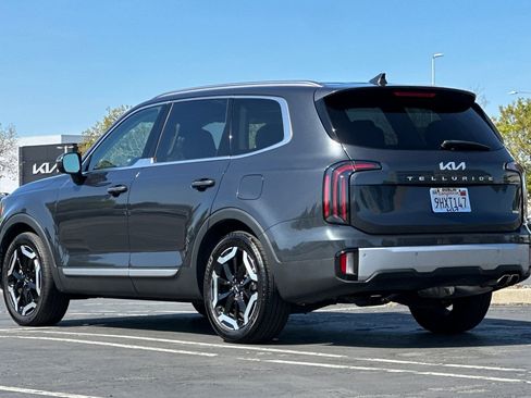Used 2024 Kia Telluride EX image 7