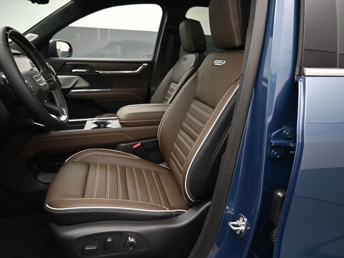 New 2026 GMC Acadia Denali Ultimate w/ LPO, All-Weather Package image 12