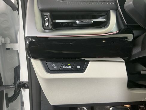 New 2026 BMW X1 xDrive28i w/ M Sport Package image 16