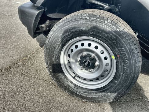 New 2025 Ford Bronco 2-Door image 12