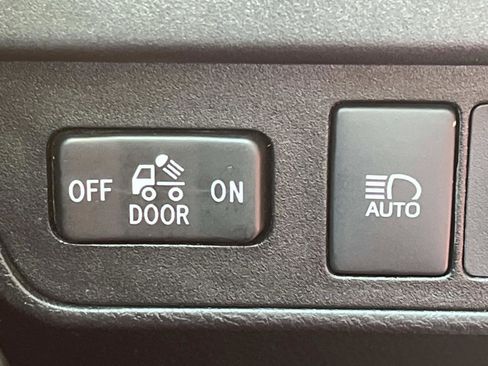 Used 2022 Toyota Tacoma SR5 image 27