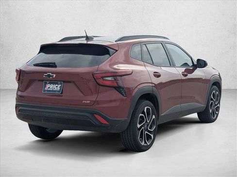 Certified 2024 Chevrolet Trax RS w/ Sunroof Package image 5