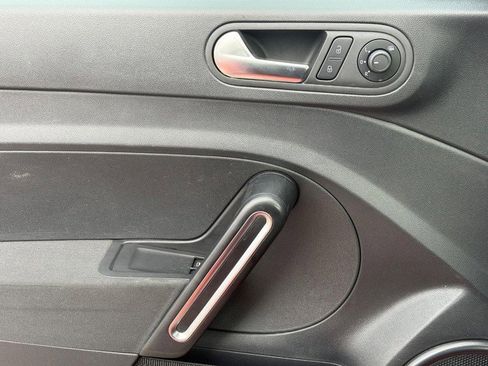 Used 2017 Volkswagen Beetle 1.8T image 26