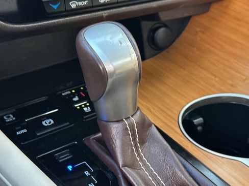 Used 2019 Lexus RX 450h AWD image 28