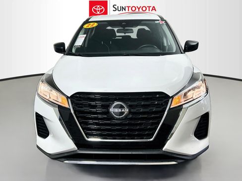 Used 2022 Nissan Kicks S FWD image 10