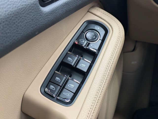 Used 2020 Porsche Macan S AWD/4WD image 27