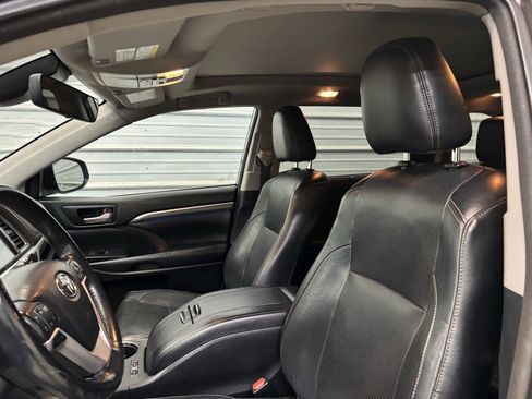 Used 2018 Toyota Highlander Limited Platinum image 13