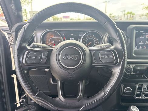 Used 2022 Jeep Wrangler Unlimited Sport AWD/4WD image 25