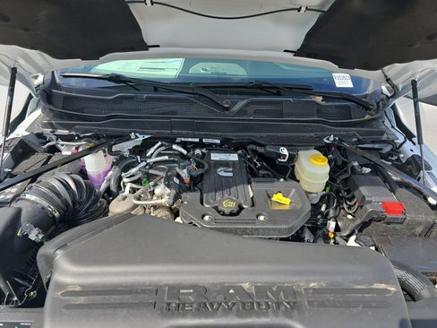 New 2026 RAM 3500 Laramie AWD/4WD image 31