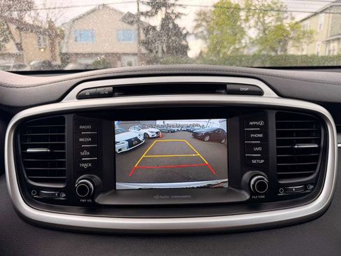Used 2018 Kia Sorento AWD image 39