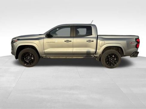 Certified 2024 Chevrolet Colorado Z71 w/ LPO, Dark Essentials Package image 2