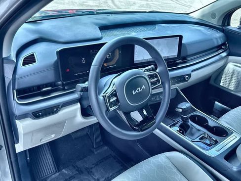 Certified 2025 Kia Carnival EX FWD image 13