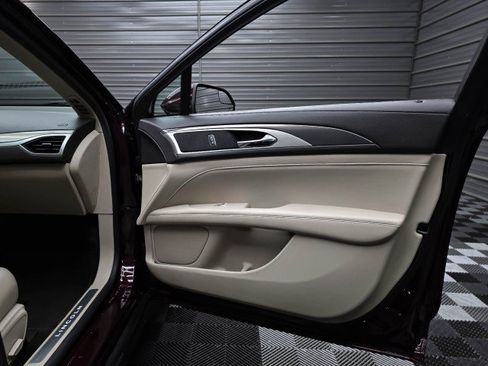 Used 2018 Lincoln MKZ Premiere FWD image 32
