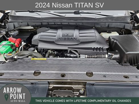 Used 2024 Nissan Titan SV RWD image 14