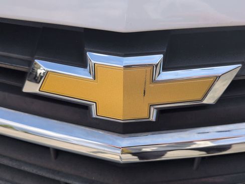 Used 2018 Chevrolet Equinox LT image 12