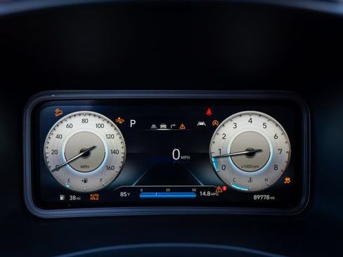 Used 2022 Hyundai Kona Limited w/ Cargo Package FWD image 10