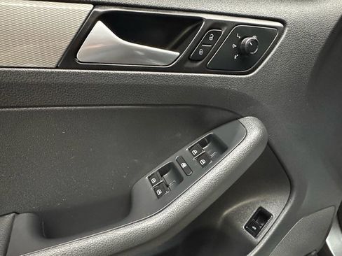 Used 2018 Volkswagen Jetta S w/ Cold Weather Package image 13