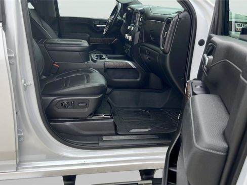 Used 2022 GMC Sierra 3500 Denali w/ Technology Package AWD/4WD image 13