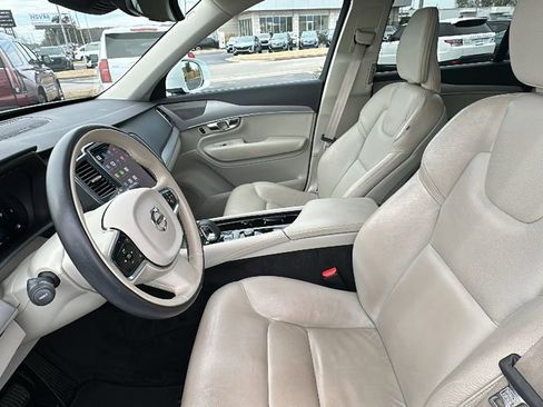 Used 2023 Volvo XC90 B5 Core w/ Climate Package image 9