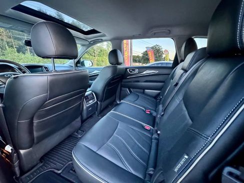 Used 2020 INFINITI QX60 Luxe w/ Essential Package FWD image 10