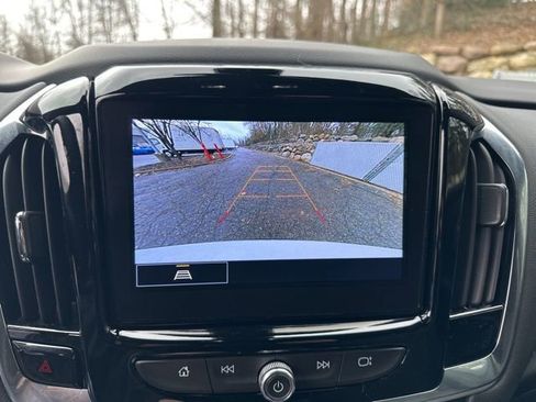 Used 2023 Chevrolet Traverse LT image 23