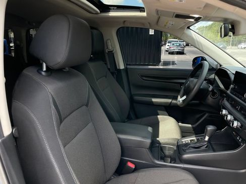 Certified 2025 Honda CR-V EX image 31