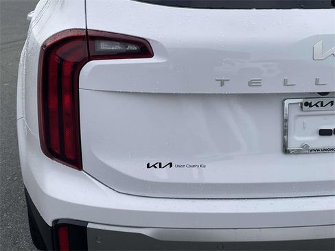 New 2025 Kia Telluride S image 10