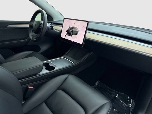 Used 2023 Tesla Model Y Long Range AWD/4WD image 42