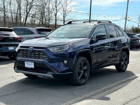 Used 2020 Toyota RAV4 XSE image 3