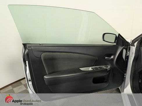 Used 2012 Chrysler 200 Touring FWD image 10