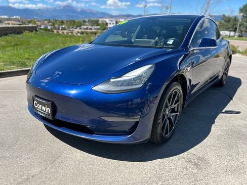 Used 2019 Tesla Model 3 Mid Range RWD image 3