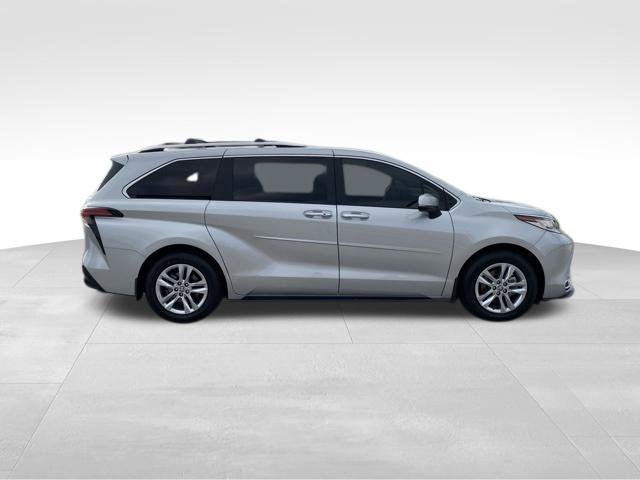 Certified 2025 Toyota Sienna Limited AWD/4WD image 2