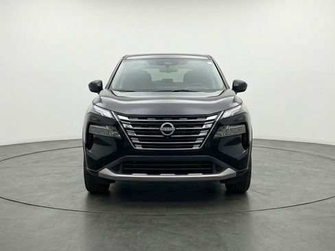 Used 2025 Nissan Rogue SV image 2