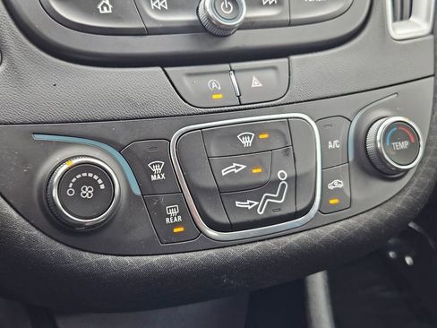 Certified 2025 Chevrolet Malibu LS image 22