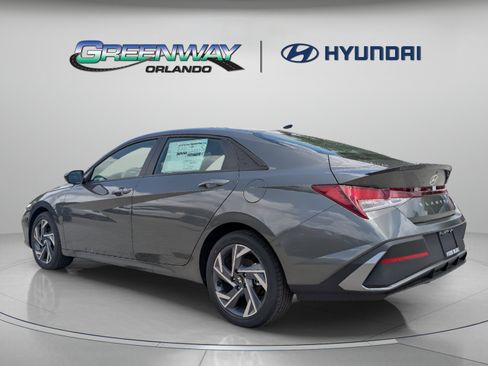 Used 2025 Hyundai Elantra Sport FWD image 6