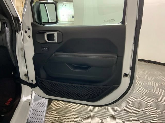 Used 2019 Jeep Wrangler Unlimited Sahara w/ Cold Weather Group AWD/4WD image 26