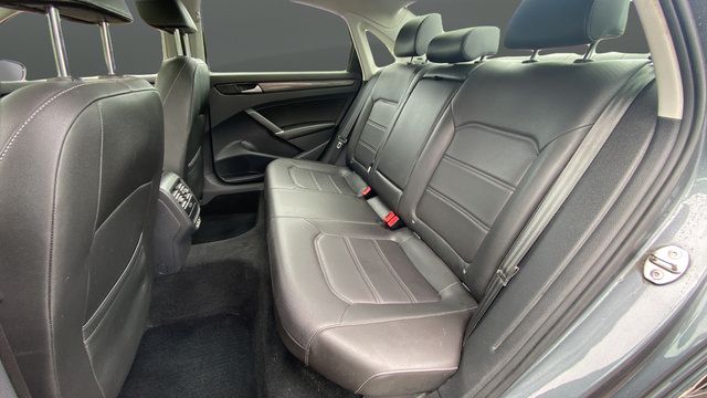 Used 2020 Volkswagen Passat 2.0T R-Line FWD image 21