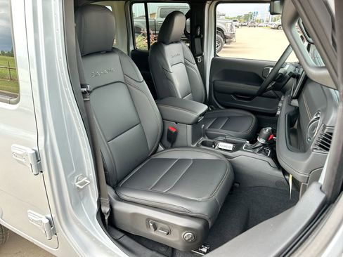 Used 2024 Jeep Wrangler Sahara w/ Technology Group image 24