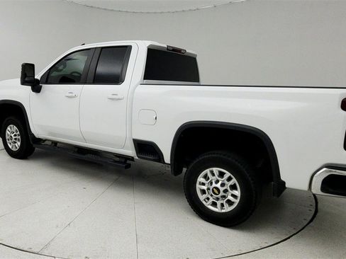 Used 2022 Chevrolet Silverado 2500 LT w/ Convenience Package image 4
