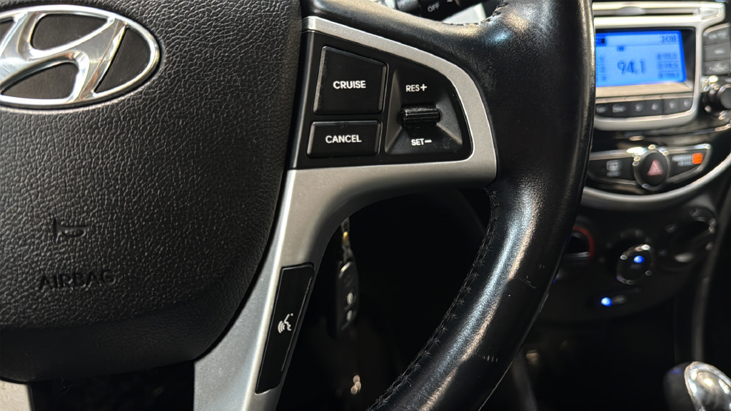 Used 2014 Hyundai Accent SE FWD image 24