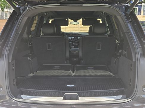 Used 2022 Cadillac XT6 Premium Luxury w/ Technology Package FWD image 25