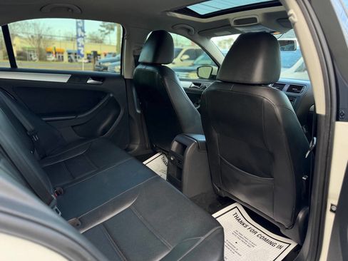 Used 2013 Volkswagen Jetta SE image 12