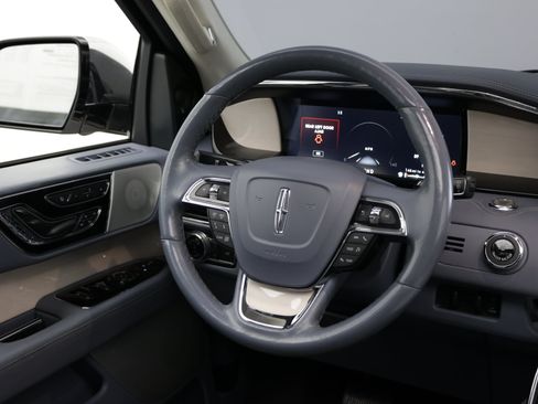 Used 2021 Lincoln Navigator Black Label w/ Cargo Convenience Package AWD/4WD image 38