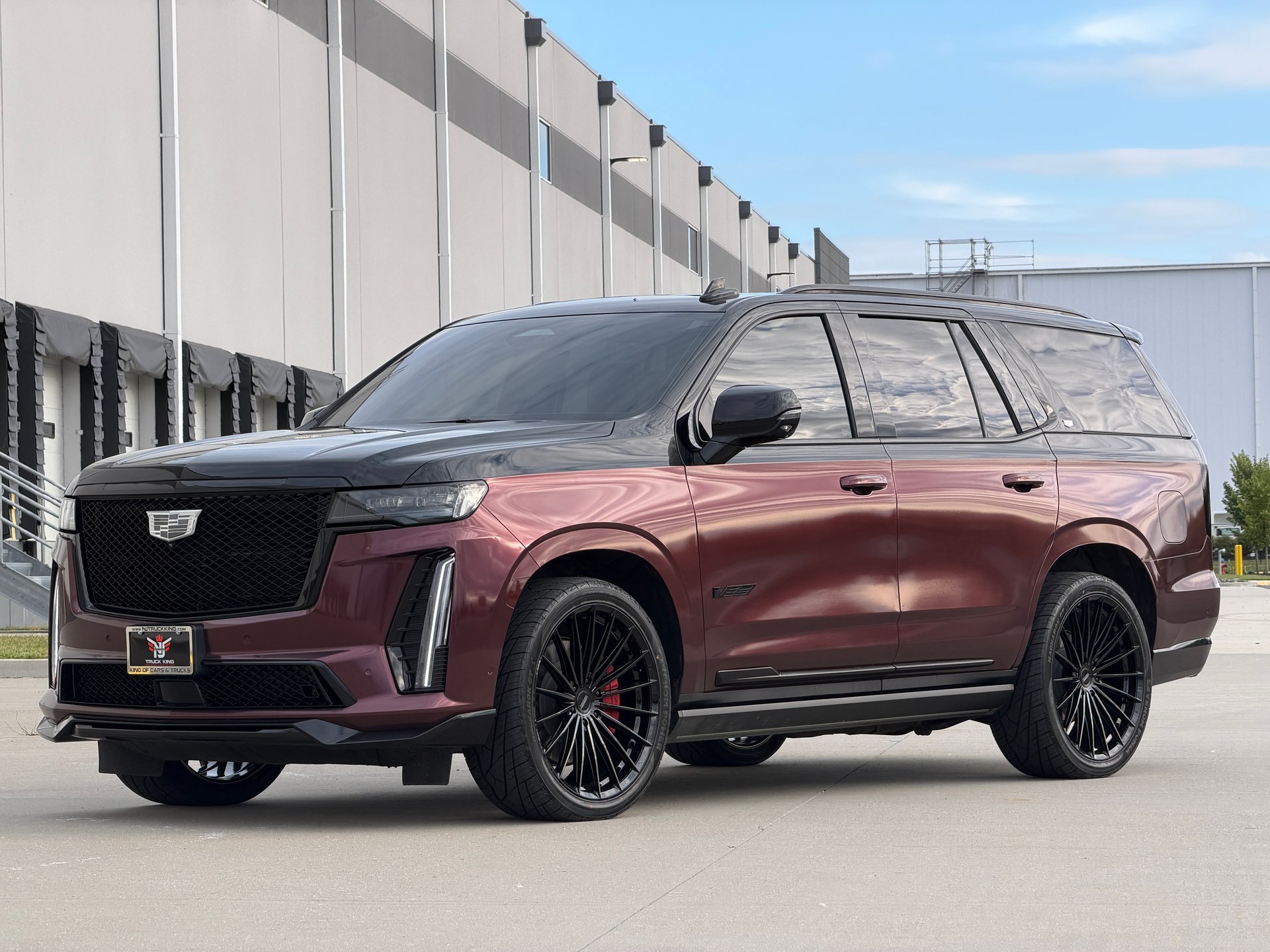 Used 2023 Cadillac Escalade V w/ LPO, ONYX Package AWD/4WD image 18
