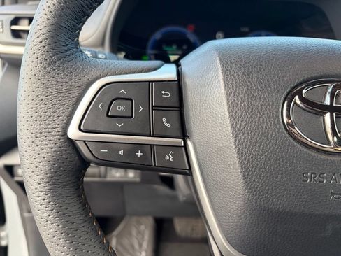Used 2026 Toyota Sienna XLE Woodland Edition AWD/4WD image 27