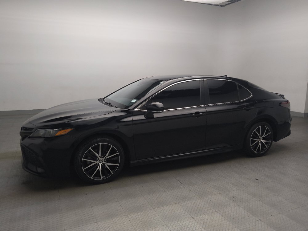 Used 2023 Toyota Camry SE FWD image 2