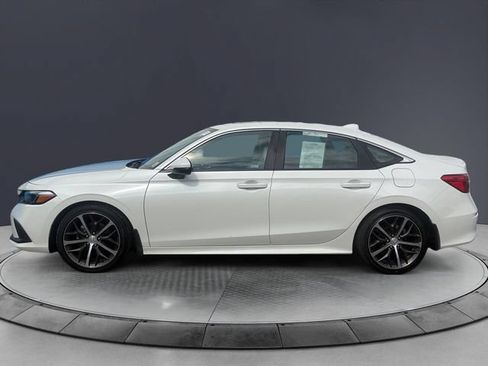 Used 2024 Honda Civic Touring image 2